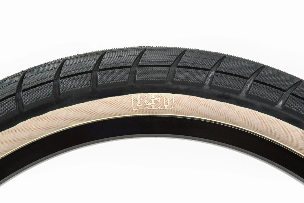 BSD DONNASQUEAK TIRE