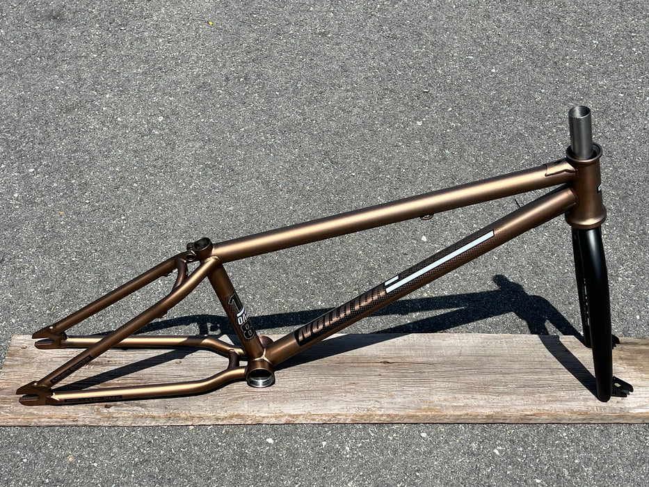 Ditto BMX 1984 Evolution Frame & Fork Kit (22")