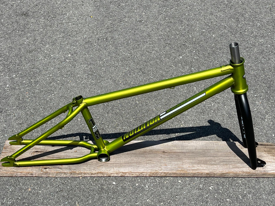 Ditto BMX 1984 Evolution Frame & Fork Kit (22")