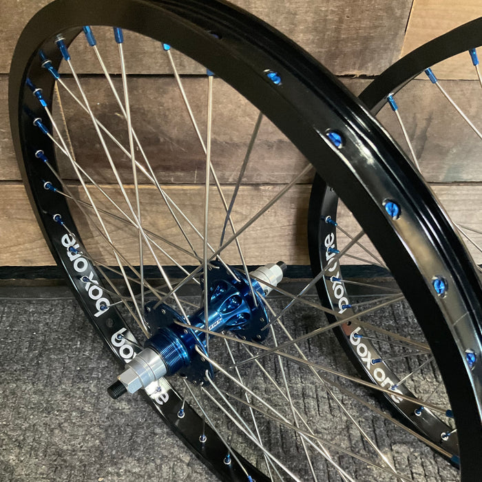 Custom TNT x Box Wheelset